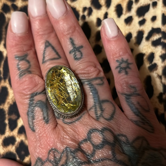 Gorgeous Clear Quartz with Gold Rutilation Sz 7.34 - Picture 1 of 4